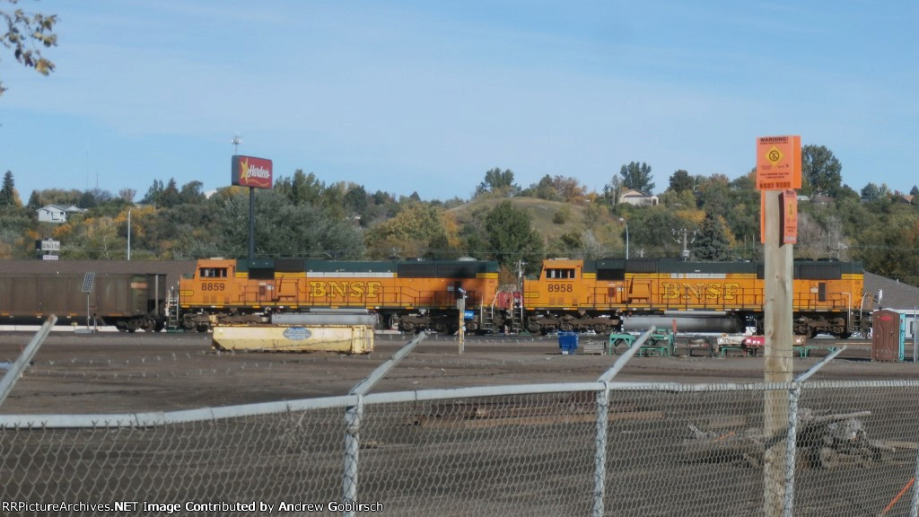 BNSF 8859 & 8958